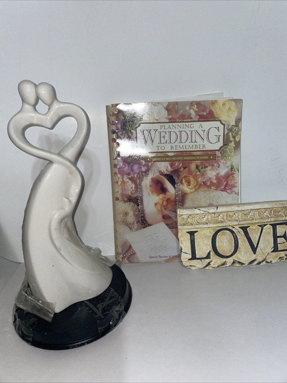 Heart Couple PLANNING A Val WEDDING TO REMEMBER BY BEVERLY CLARK NOS-LOVE PLAQUE